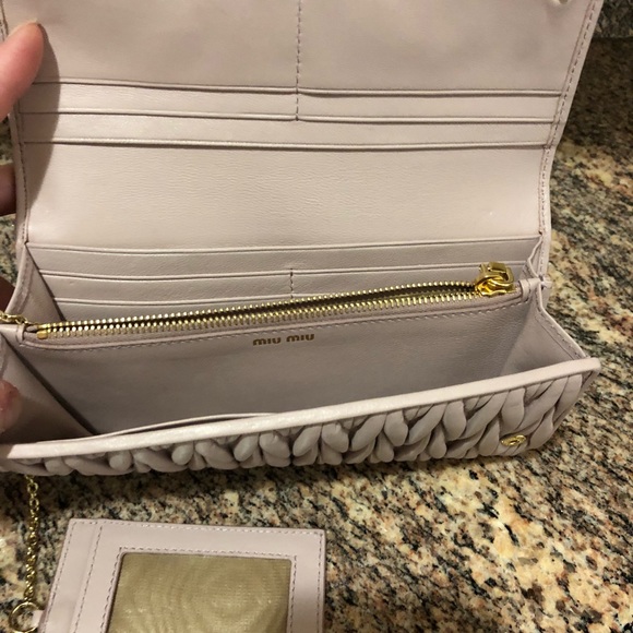 New Miu Miu Matelasse wallet - Picture 2 of 6